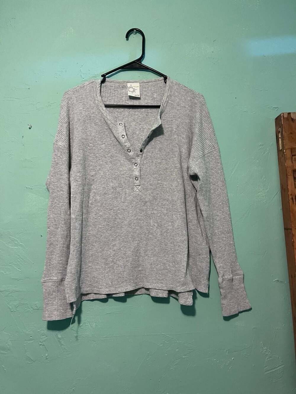 Offline by Aerie Gray Thermal Waffle Knit Snap Henley Shirt Size Small